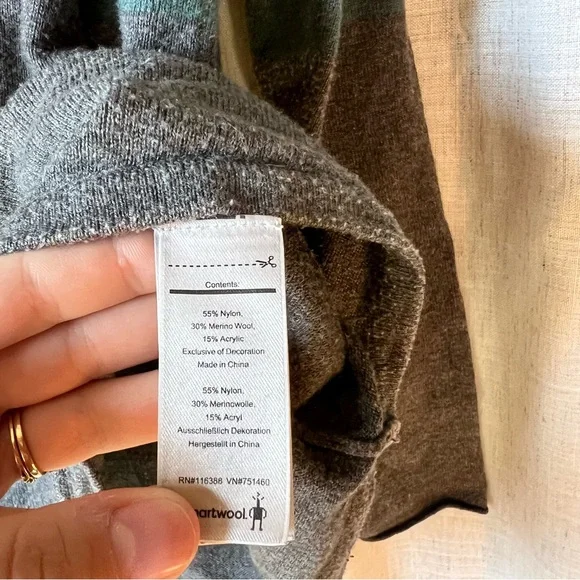 Smartwool | Merino Wool blend color block long sleeve base layer Women’s Medium - Picture 7 of 7